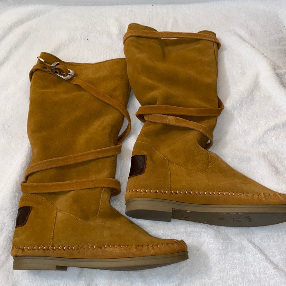 NWOT Genuine suede boots